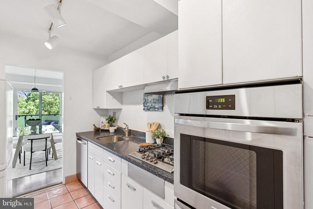 4201 CATHEDRAL AVENUE NW 808E