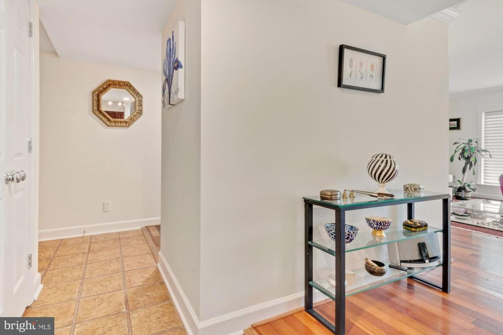 1080 WISCONSIN AVENUE NW 405
