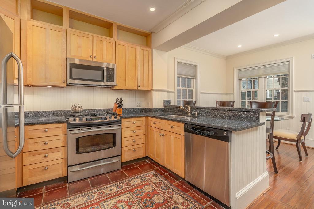 115 7TH STREET NE