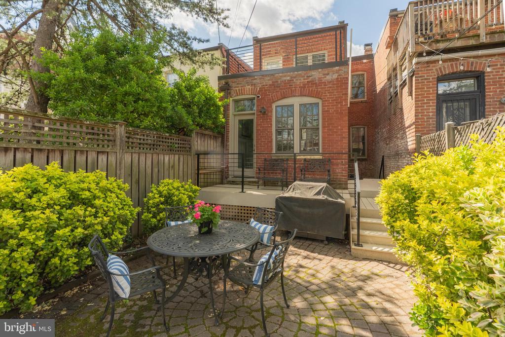 115 7TH STREET NE