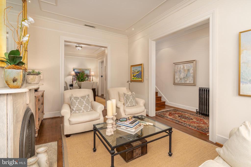 115 7TH STREET NE