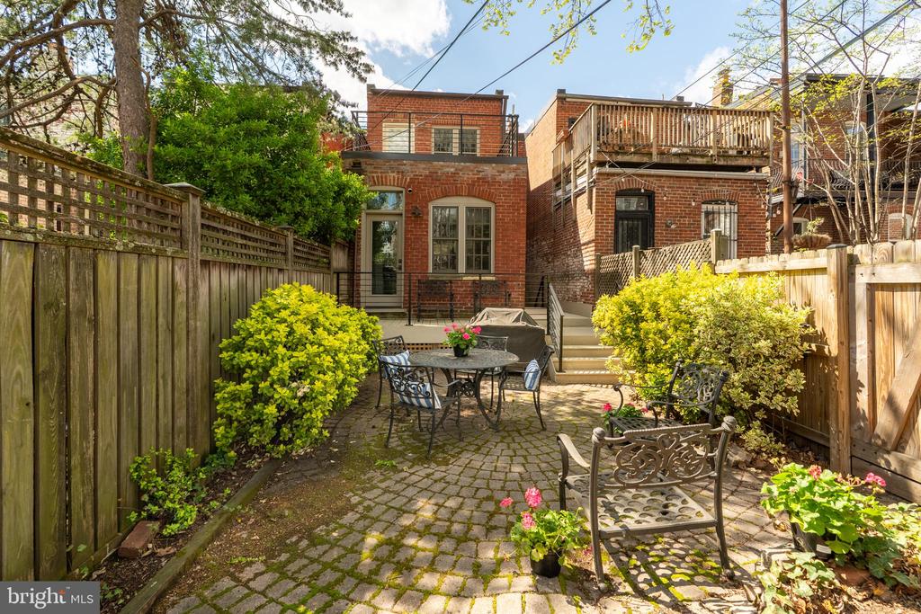 115 7TH STREET NE