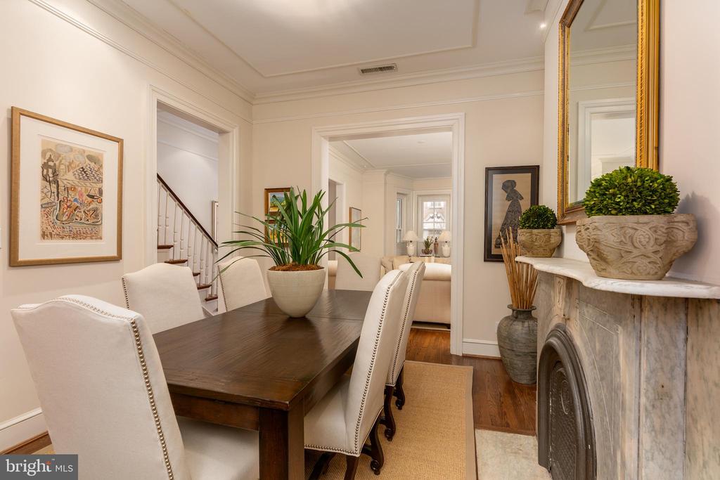 115 7TH STREET NE