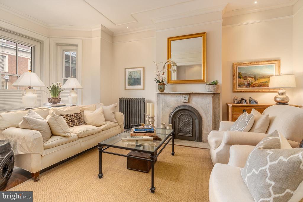 115 7TH STREET NE