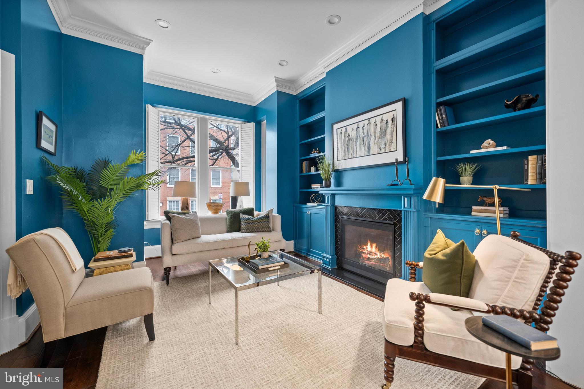 2012 HILLYER PLACE NW