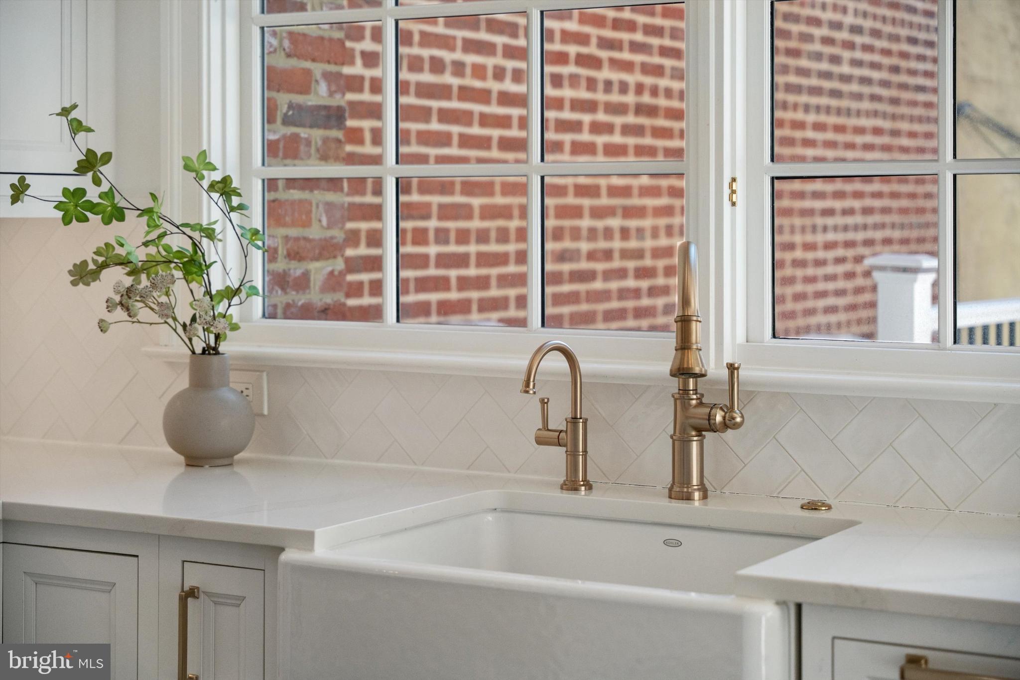 2012 HILLYER PLACE NW