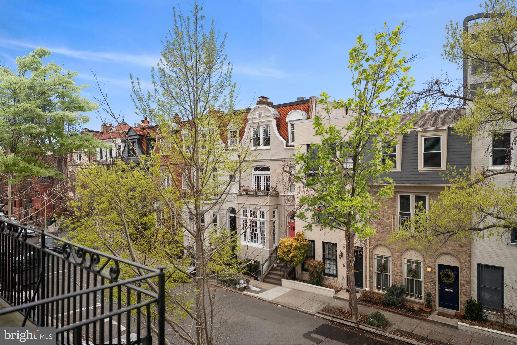 2012 HILLYER PLACE NW