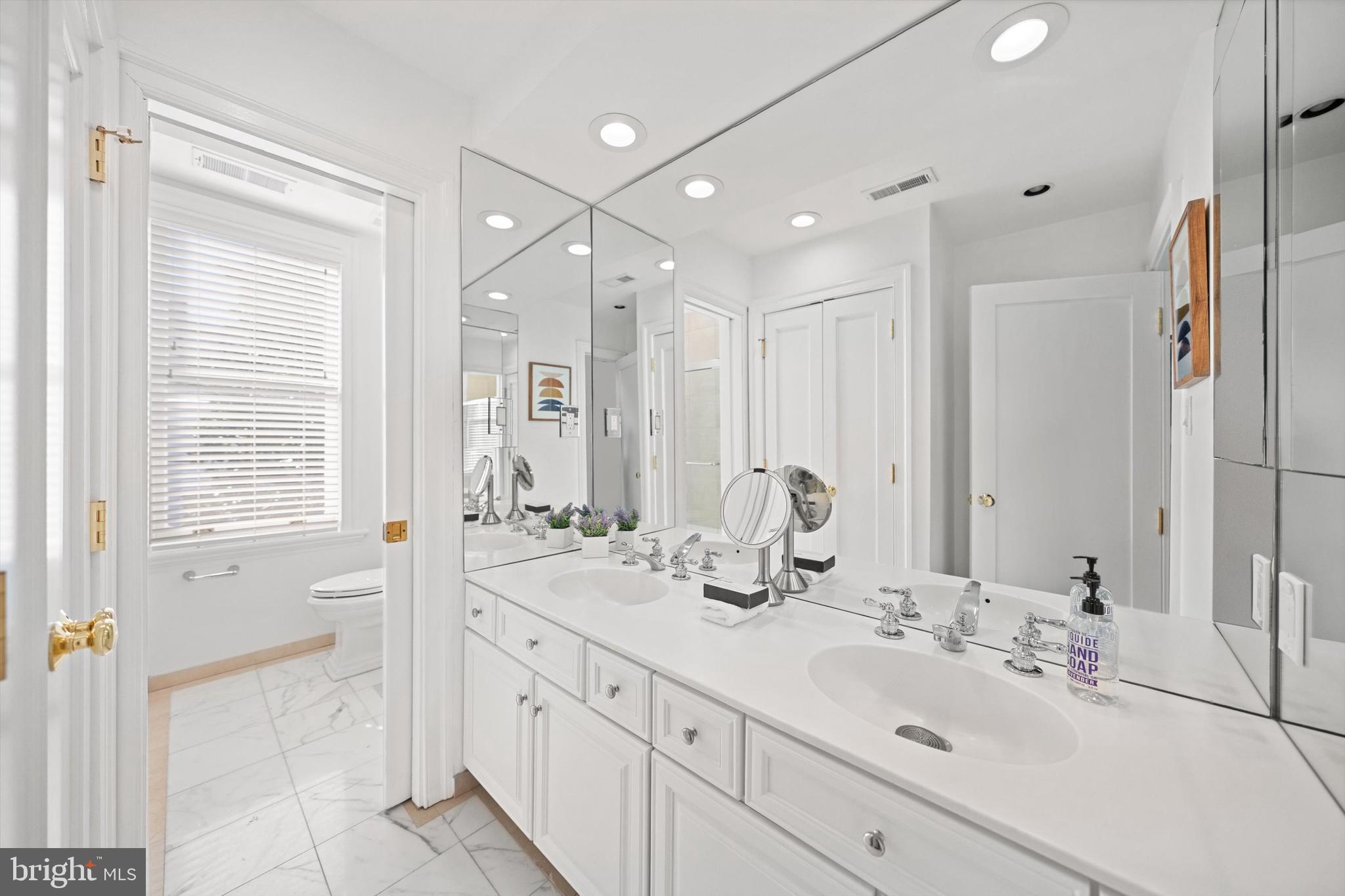 2012 HILLYER PLACE NW