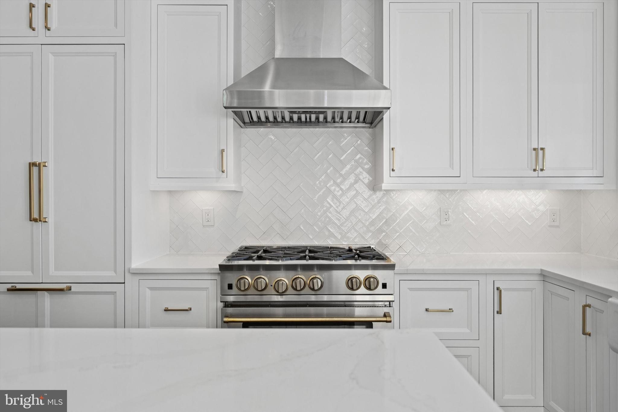 2012 HILLYER PLACE NW