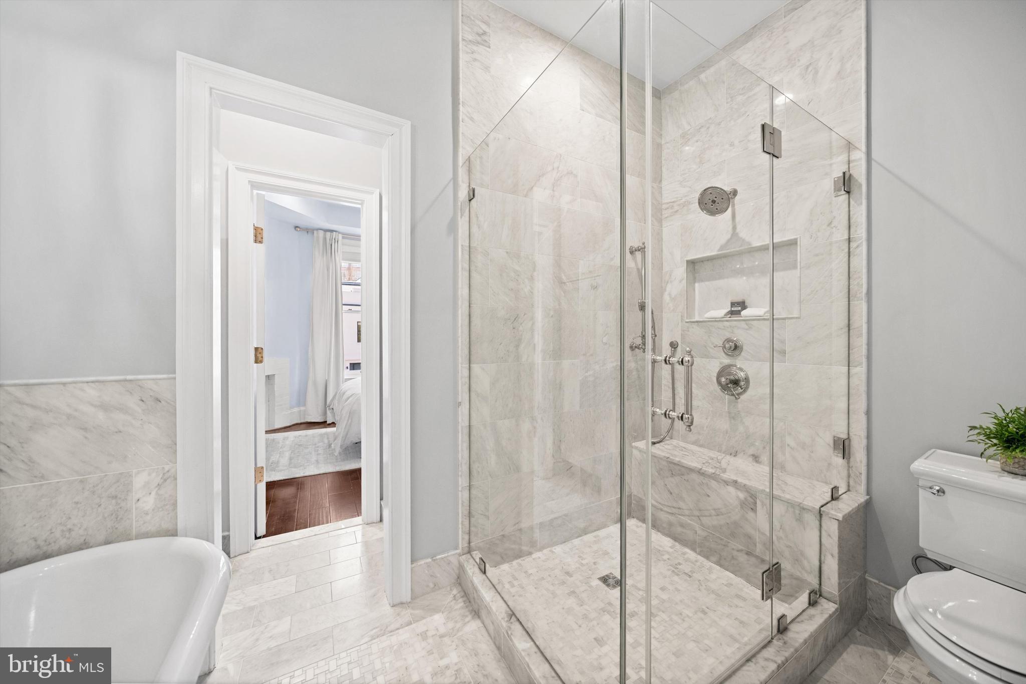 2012 HILLYER PLACE NW