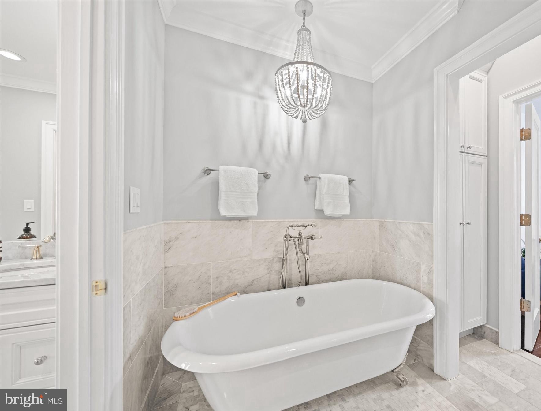 2012 HILLYER PLACE NW