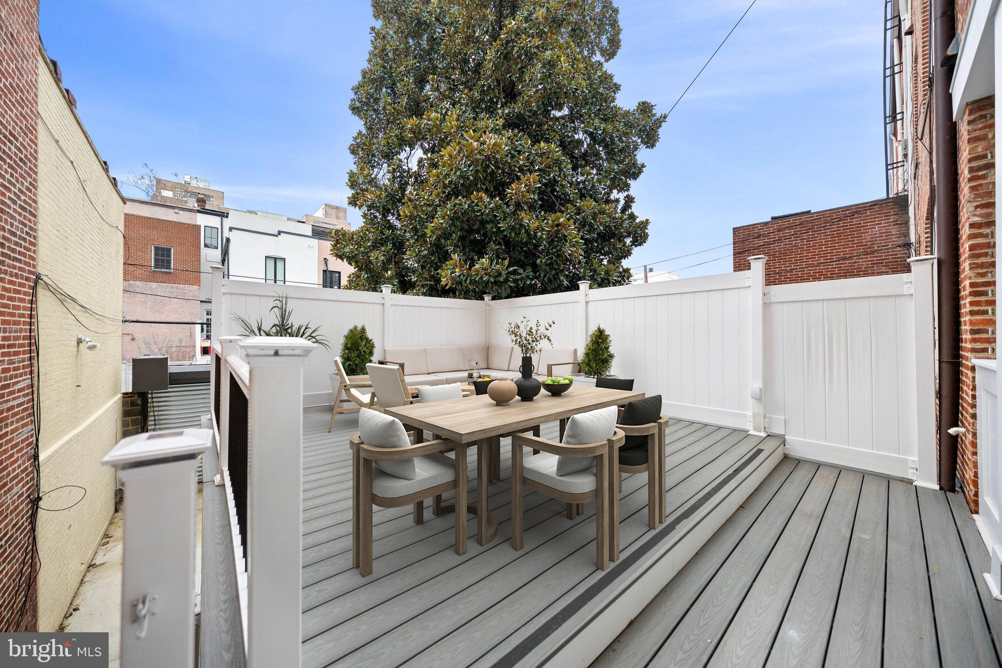 2012 HILLYER PLACE NW