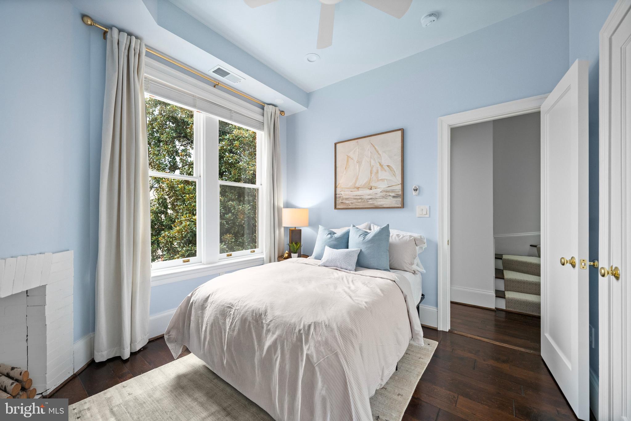 2012 HILLYER PLACE NW