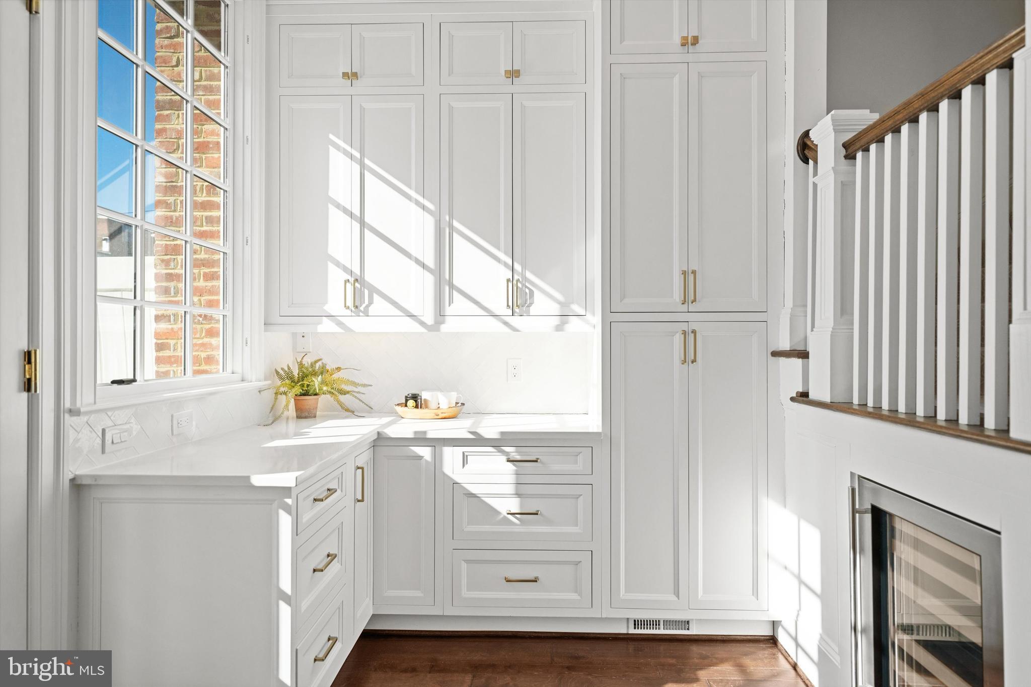 2012 HILLYER PLACE NW