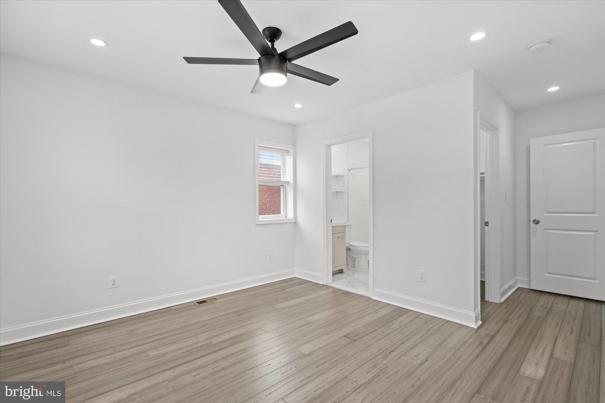 1252 DELAFIELD PLACE NE