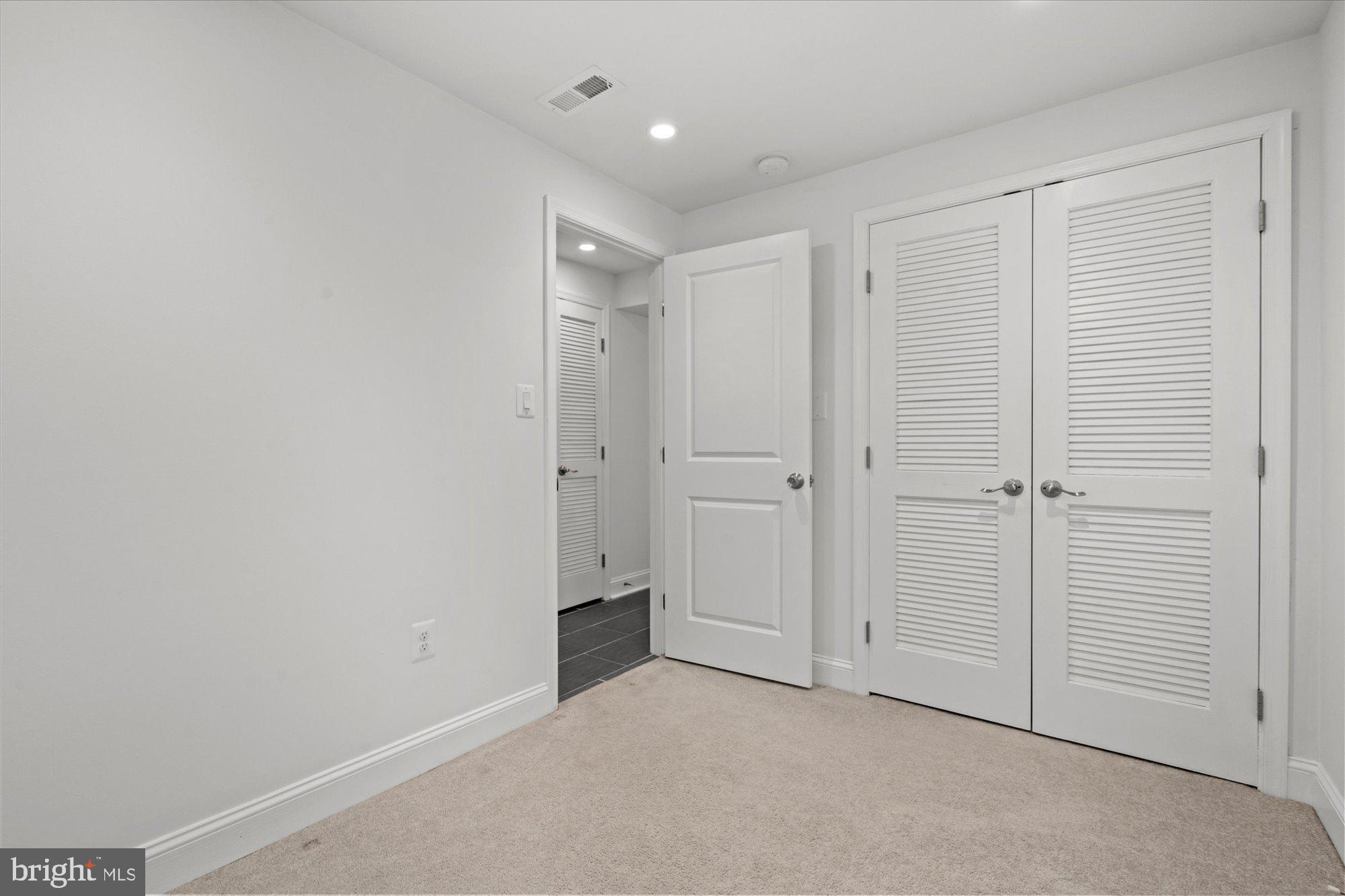 1252 DELAFIELD PLACE NE