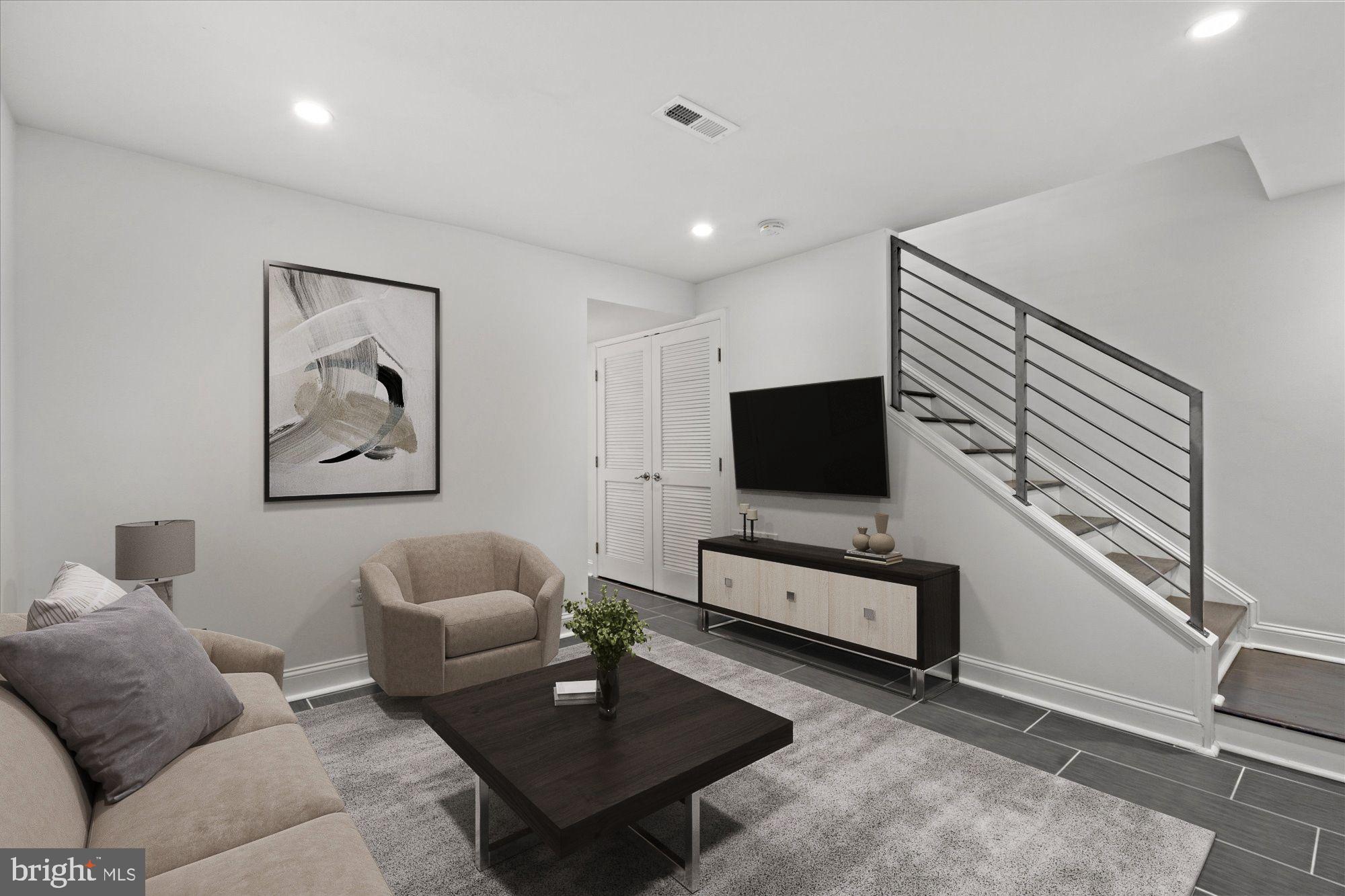 1252 DELAFIELD PLACE NE