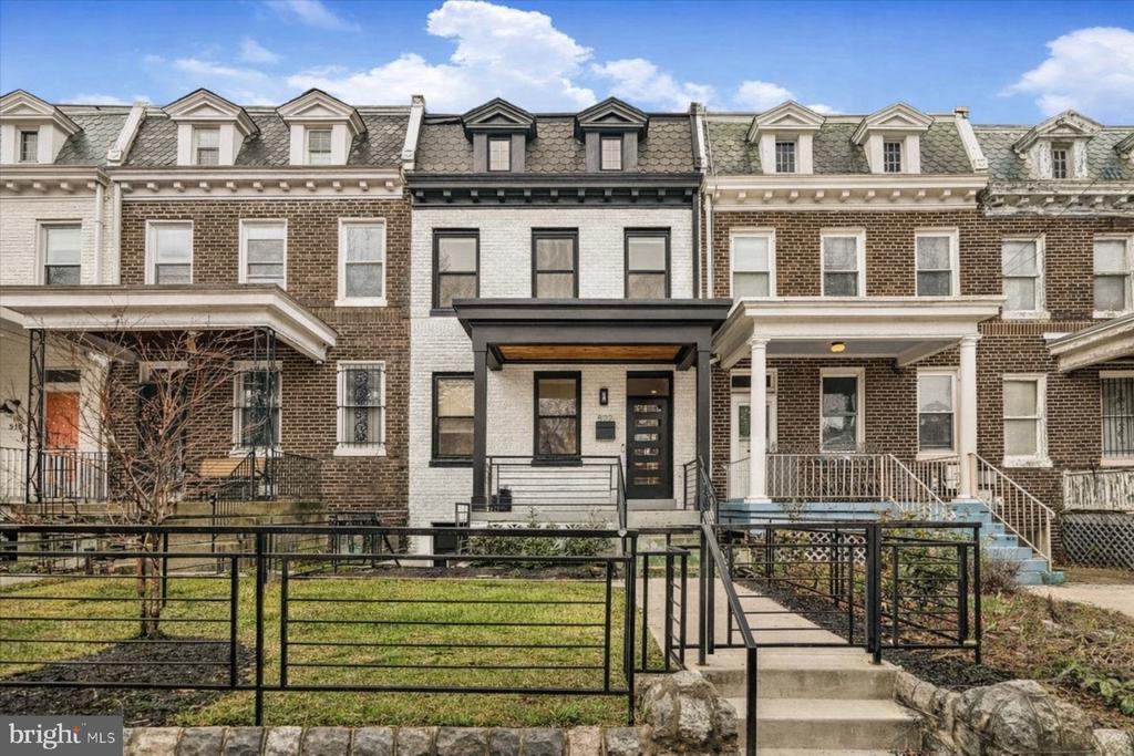 522 NW TAYLOR STREET NW