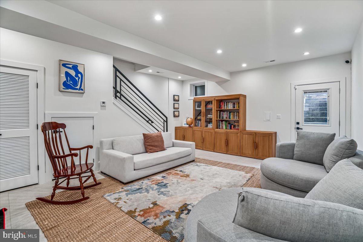 522 NW TAYLOR STREET NW