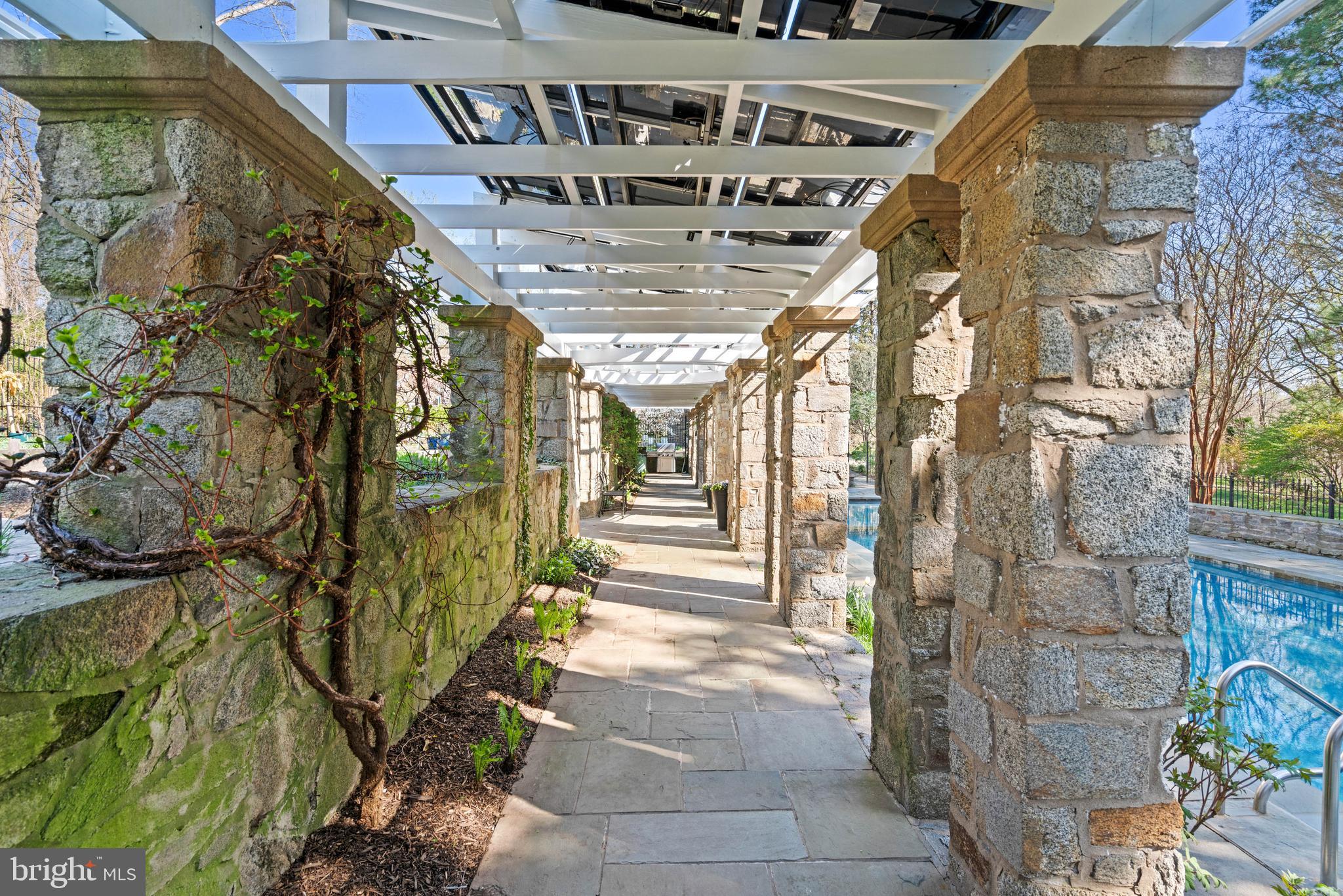 2325 PORTER STREET NW