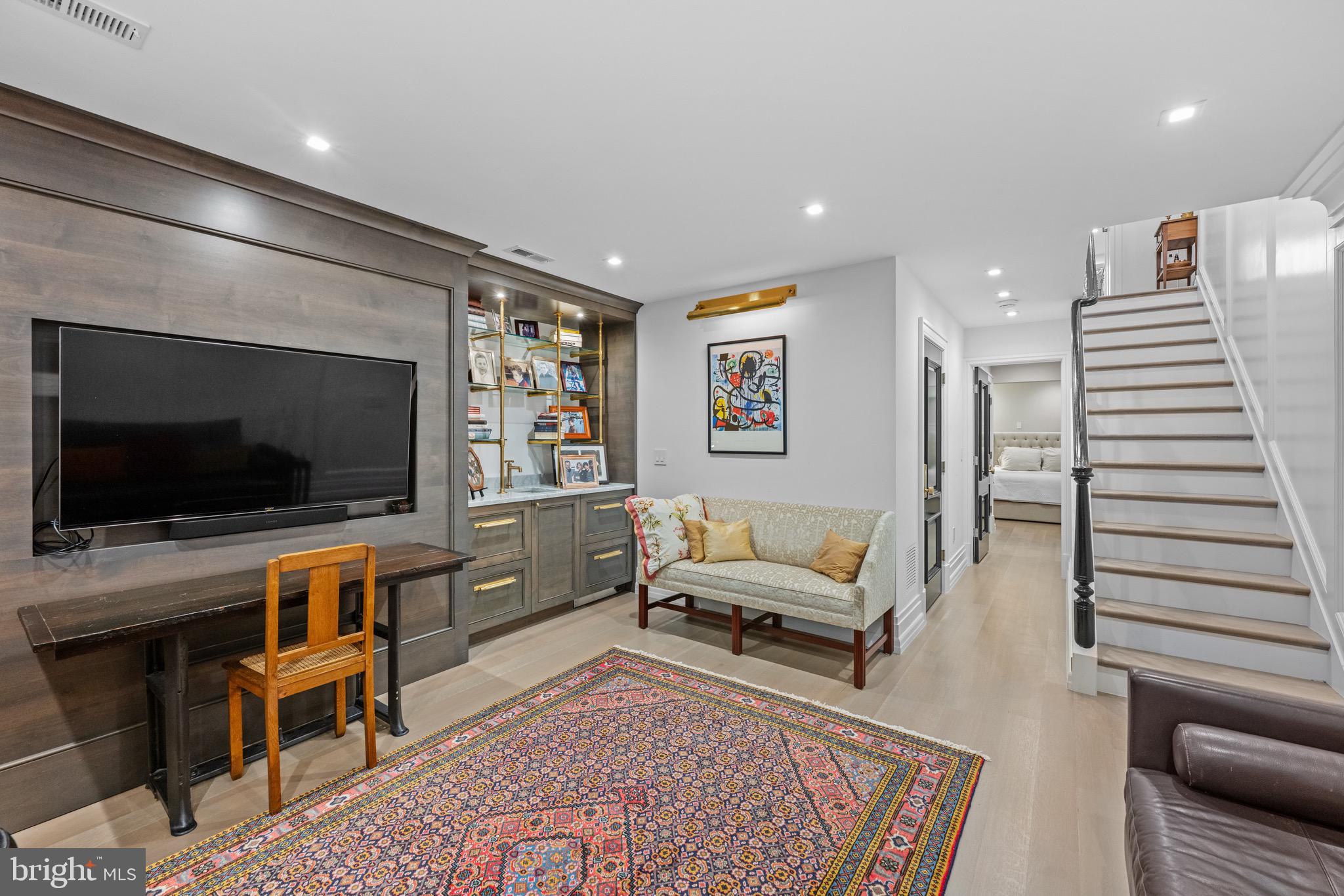 1524 SWANN STREET NW