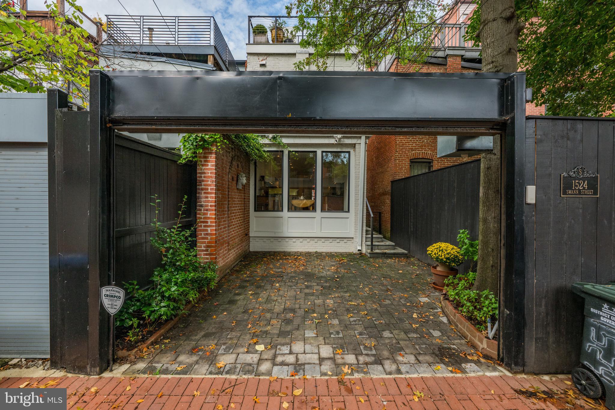 1524 SWANN STREET NW