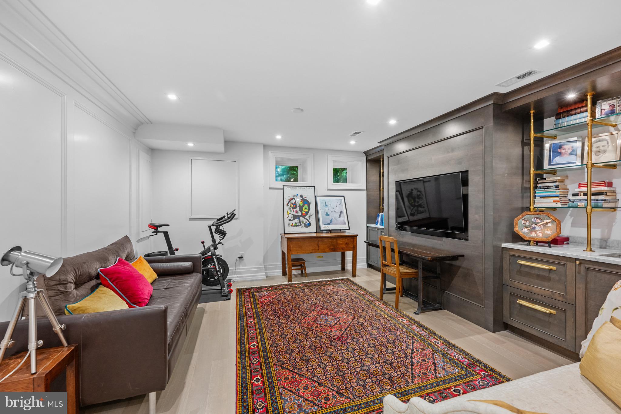 1524 SWANN STREET NW