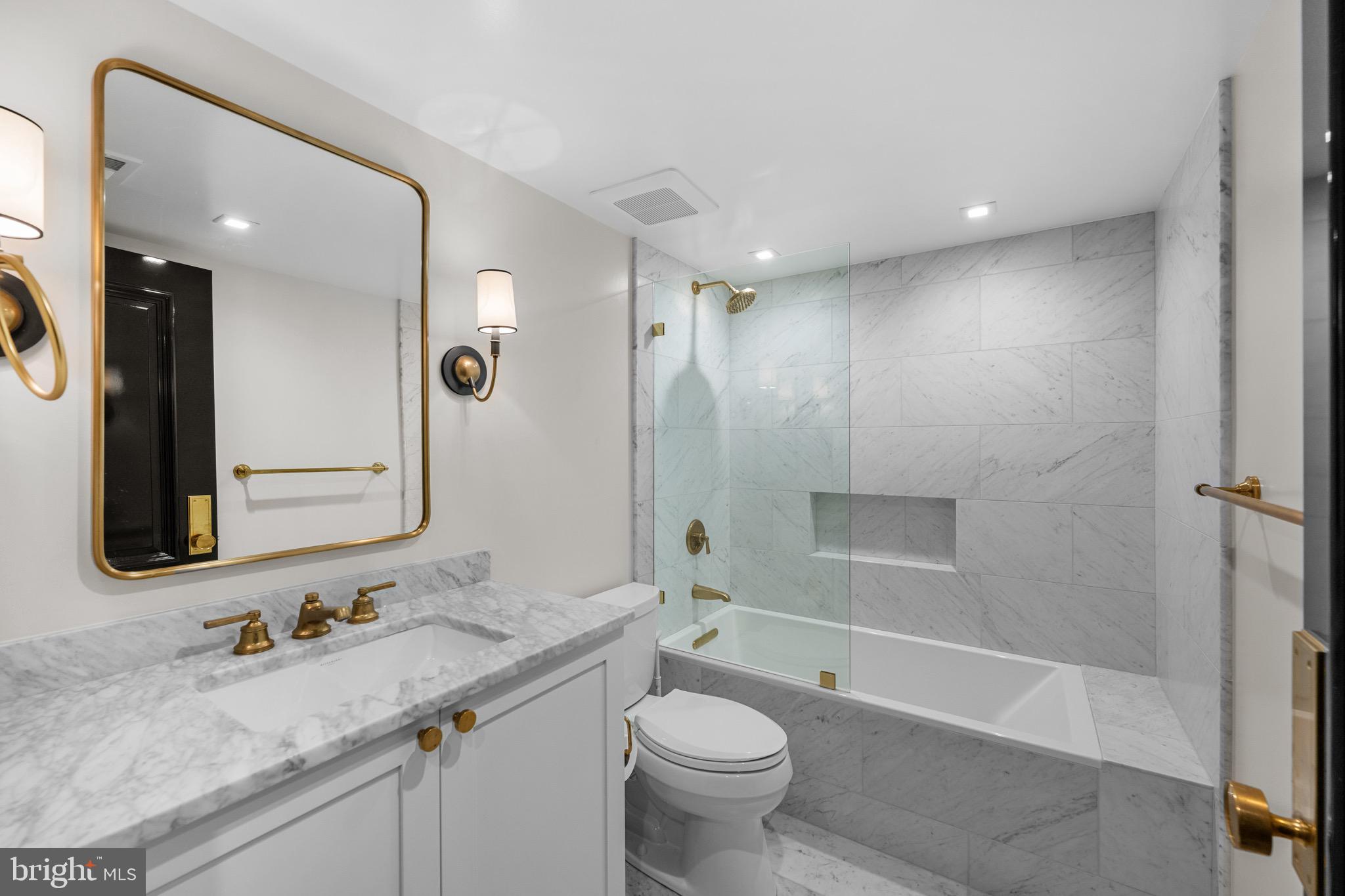 1524 SWANN STREET NW