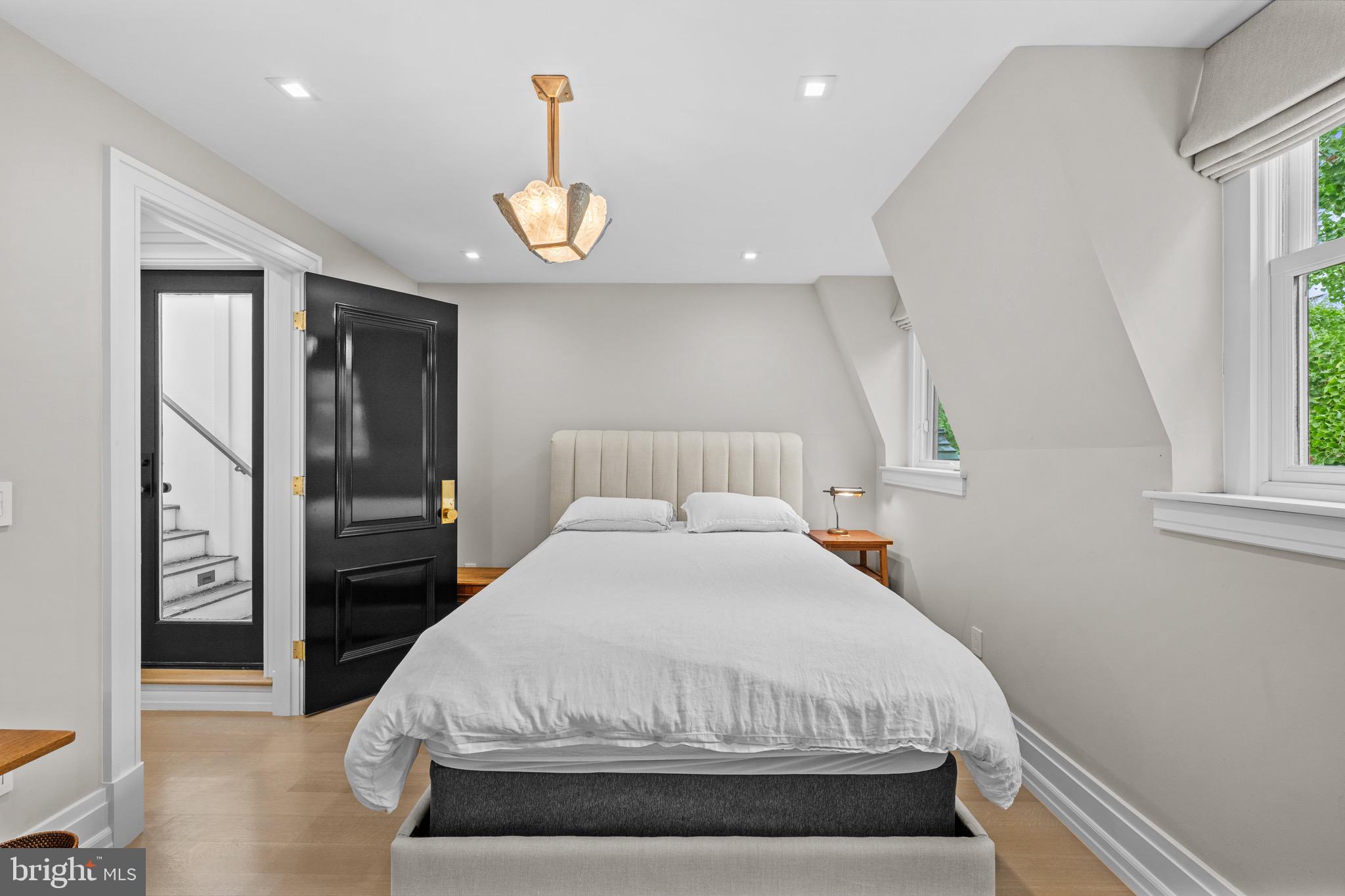 1524 SWANN STREET NW