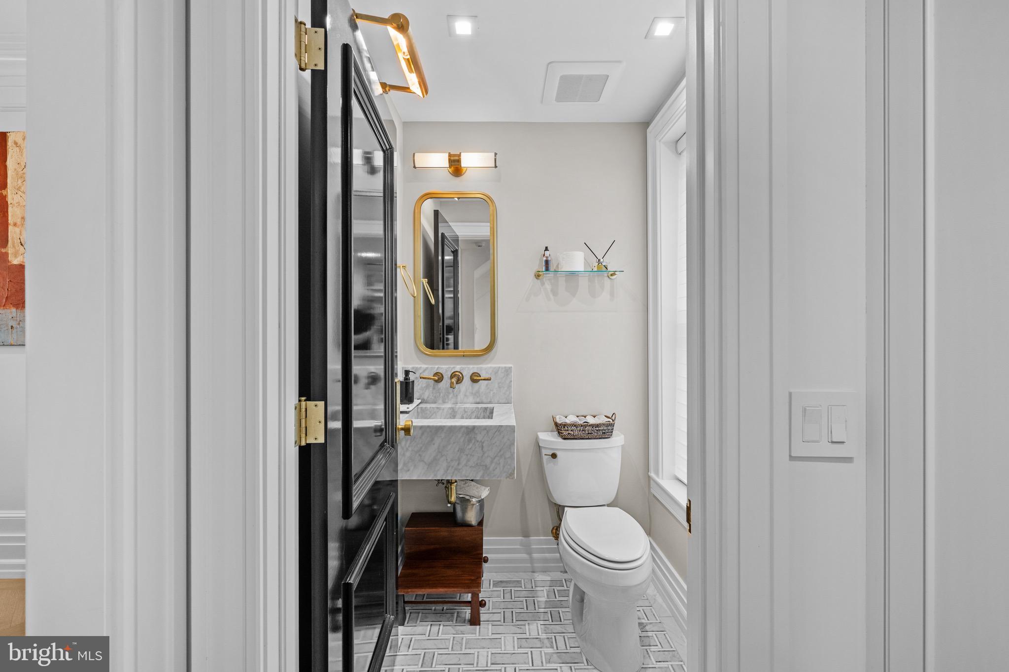 1524 SWANN STREET NW