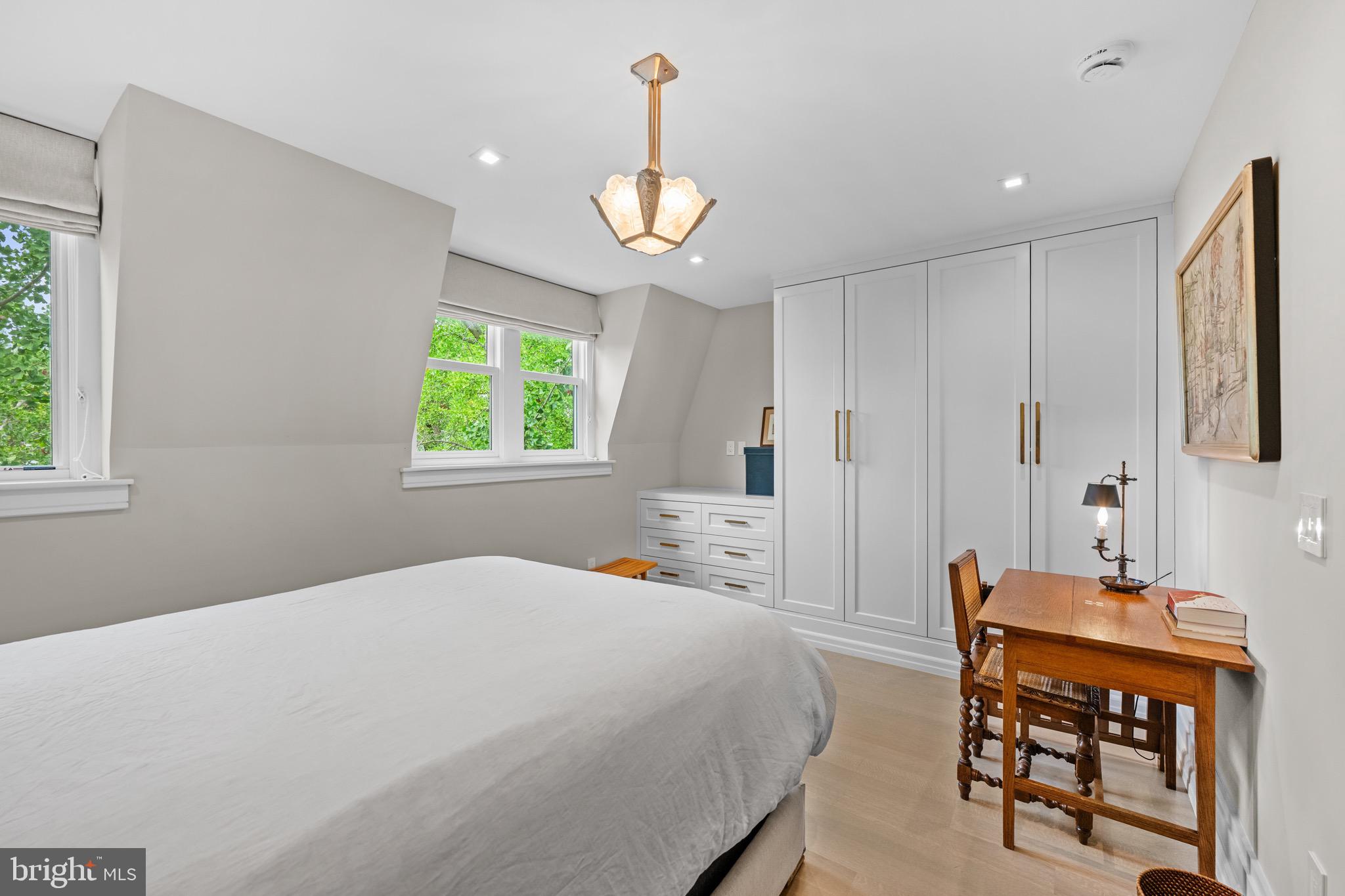 1524 SWANN STREET NW