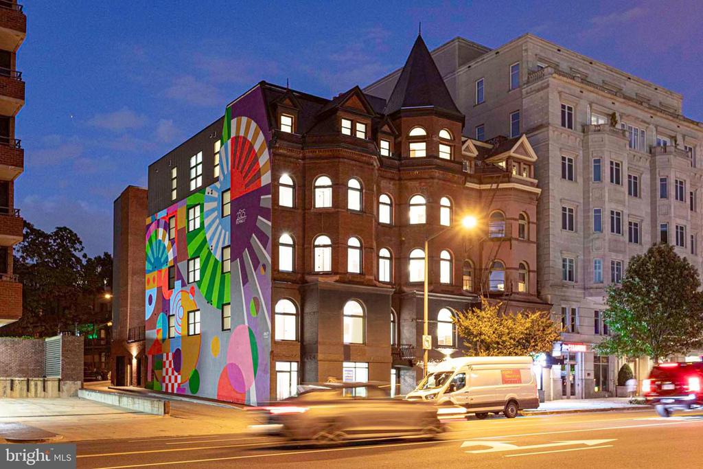 2525 PENNSYLVANIA AVENUE NW 301
