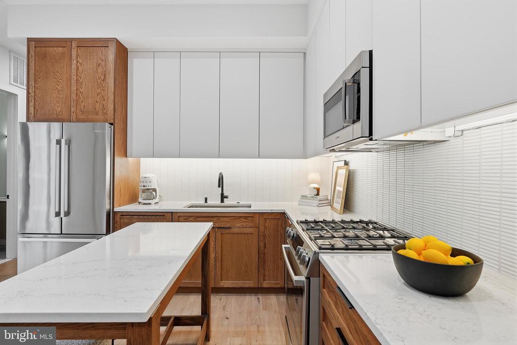 2525 PENNSYLVANIA AVENUE NW 301