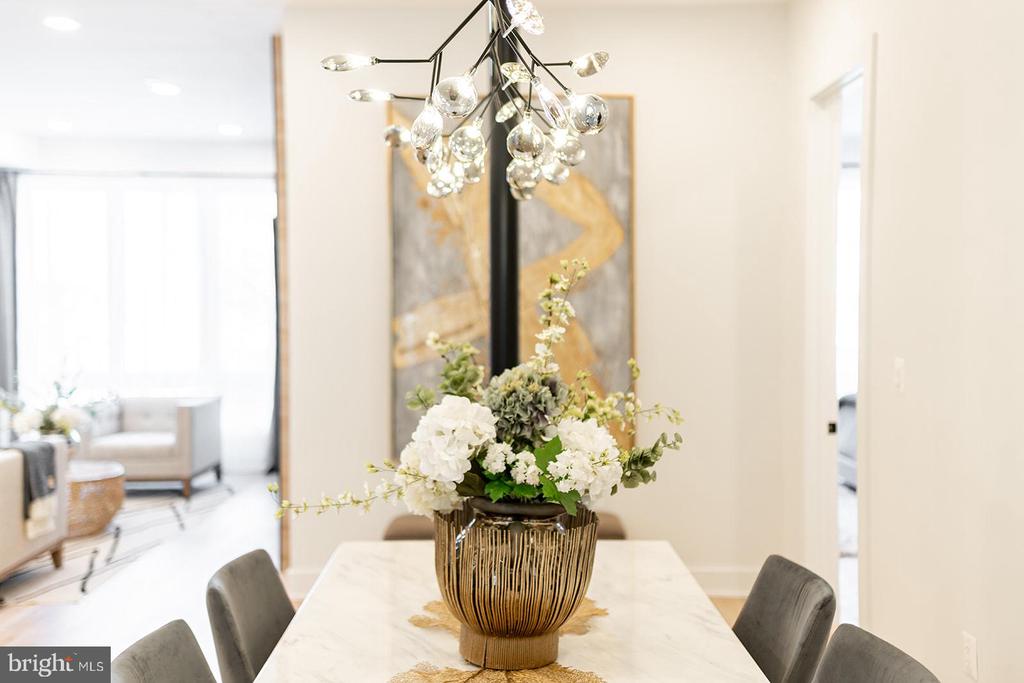 1215 HOLBROOK TERRACE NE 2