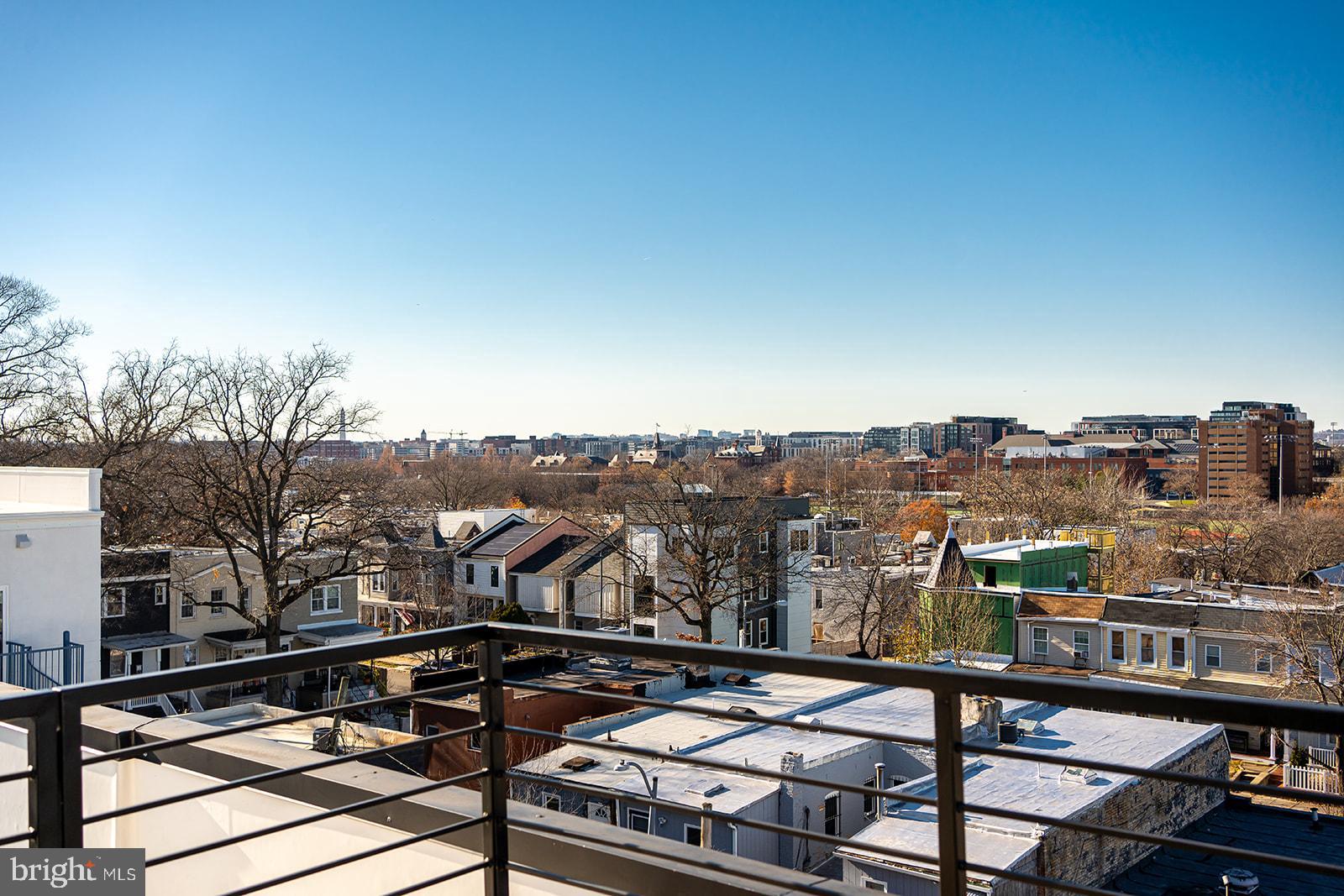 1215 HOLBROOK TERRACE NE 2