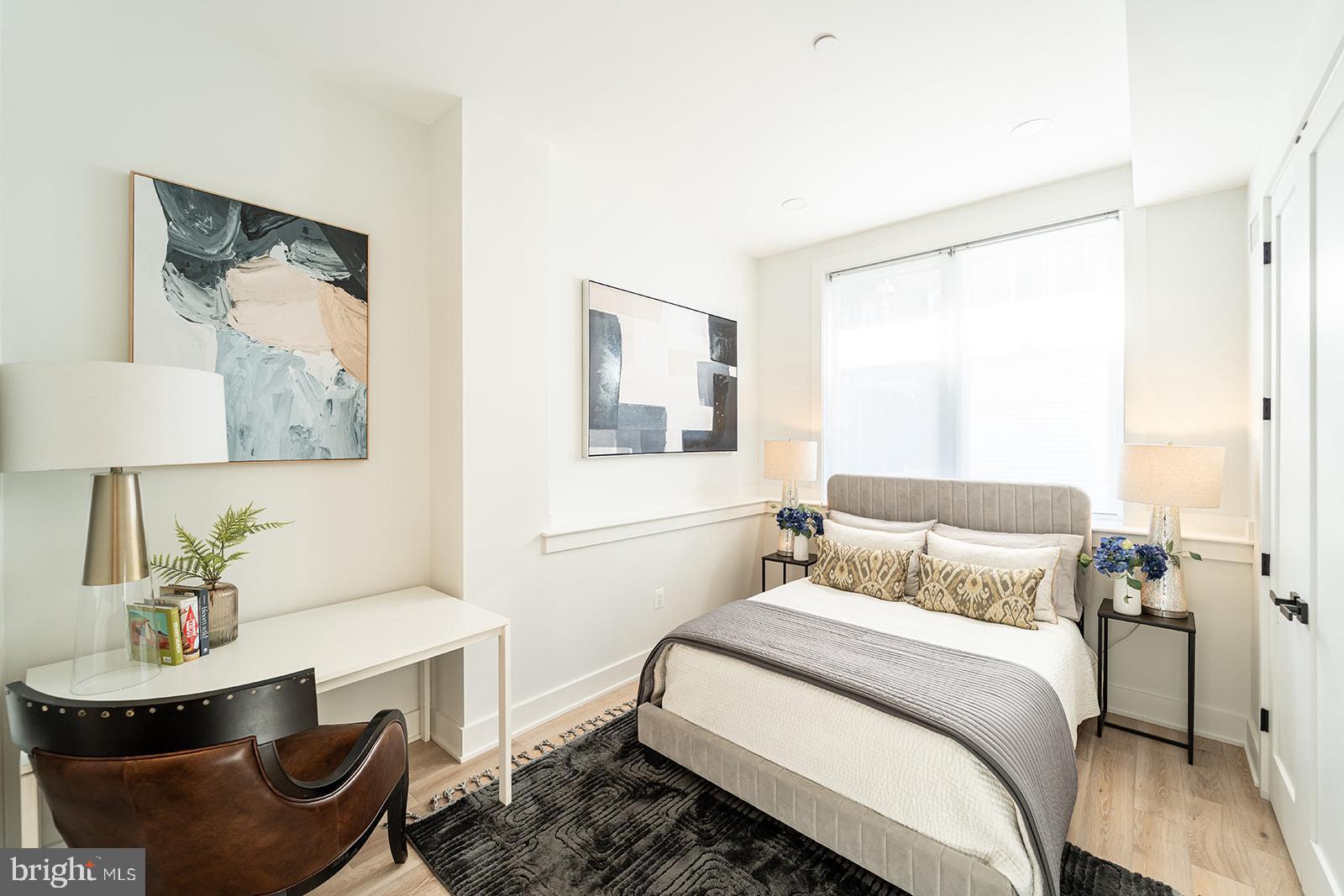 1215 HOLBROOK TERRACE NE 2