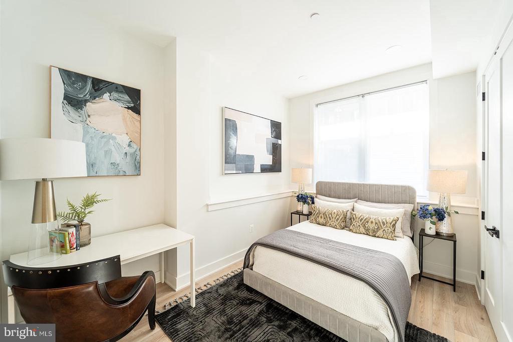1215 HOLBROOK TERRACE NE 2