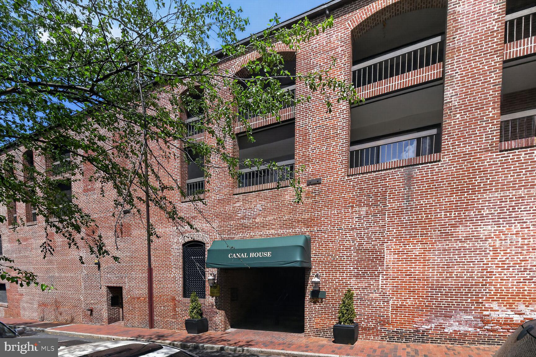 3225 GRACE STREET NW 101