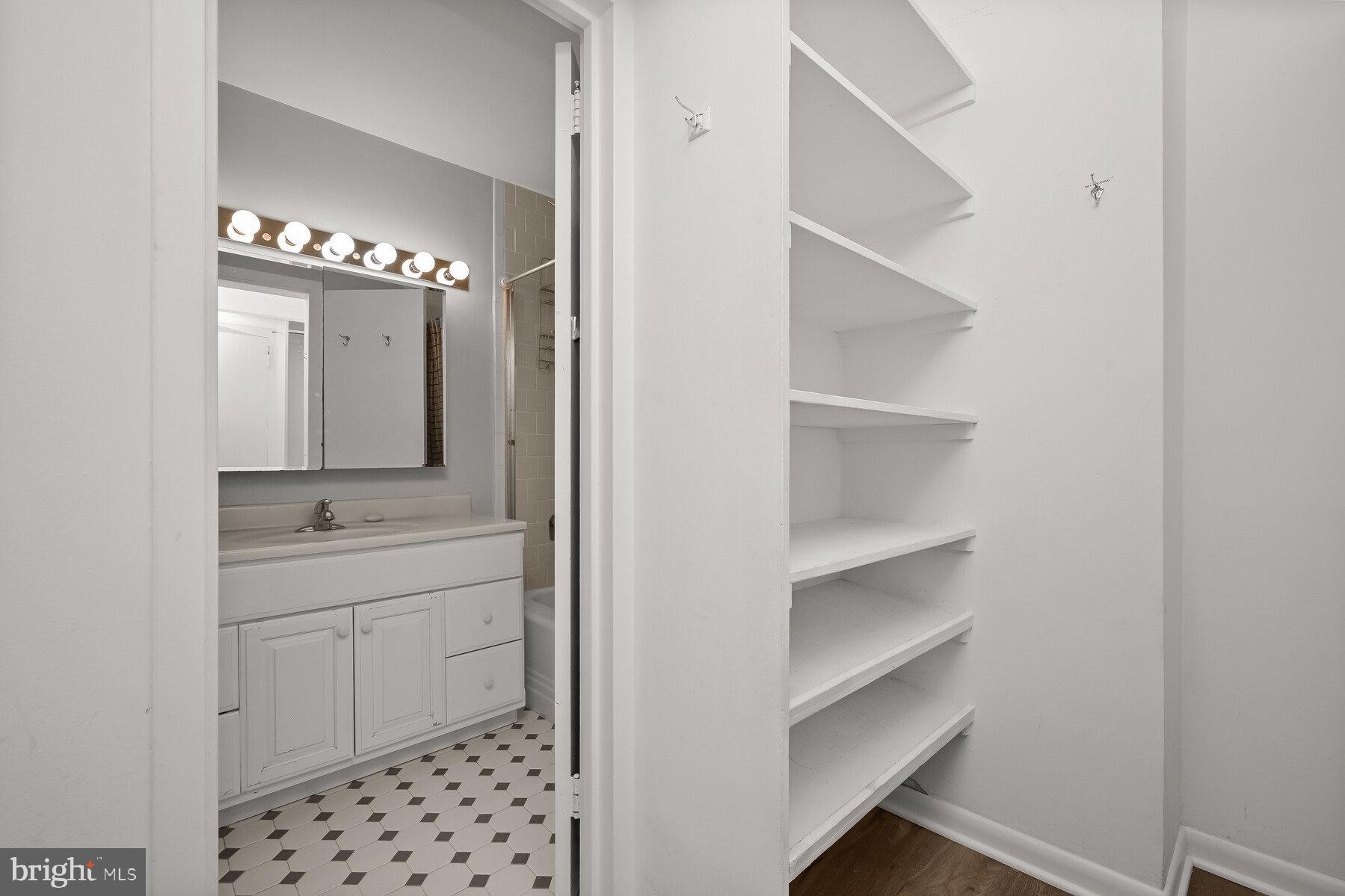 4101 CATHEDRAL AVENUE NW 910