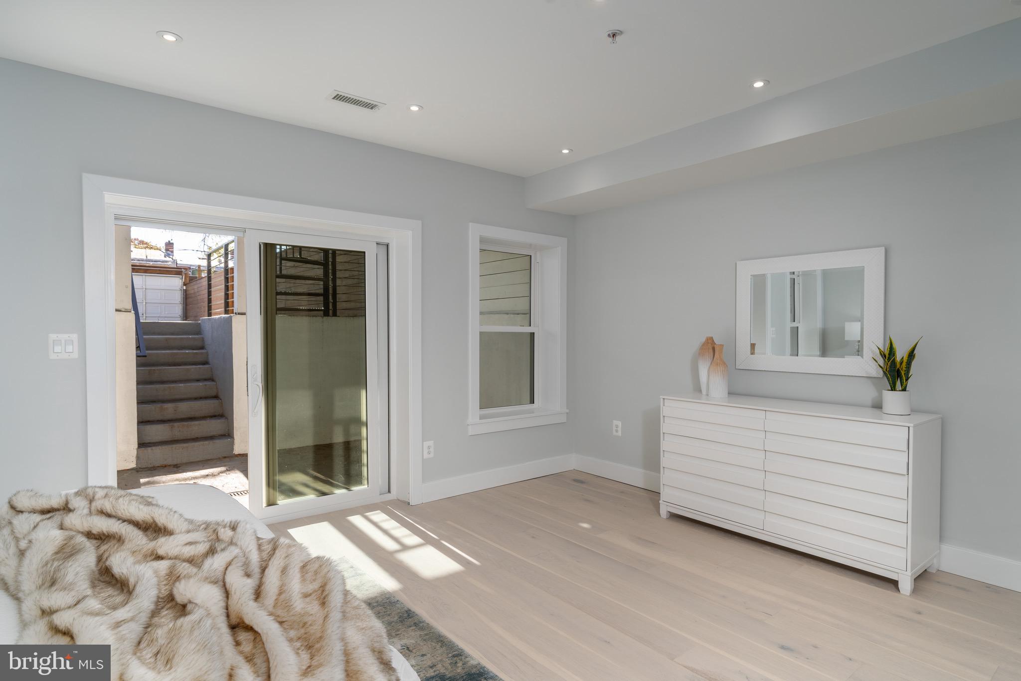 1128 BUCHANAN STREET NW 1