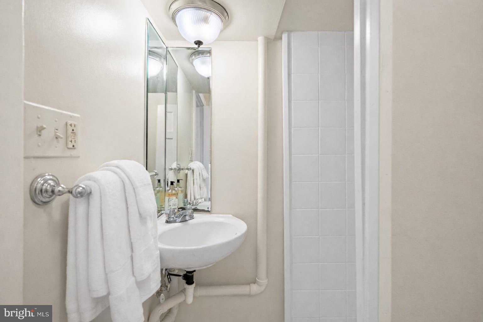 3308 CATHEDRAL AVENUE NW