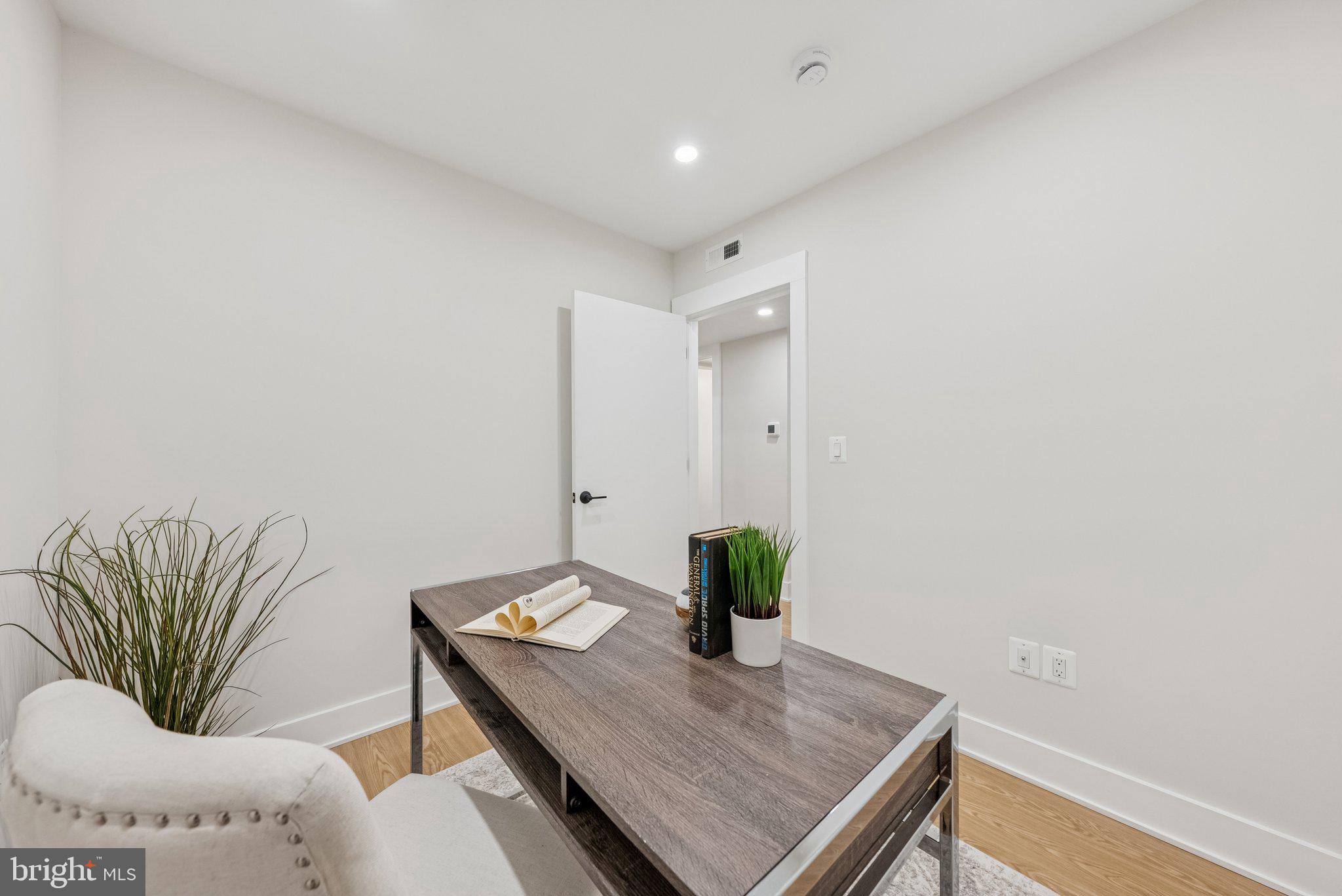 2134 WISCONSIN AVENUE NW 2