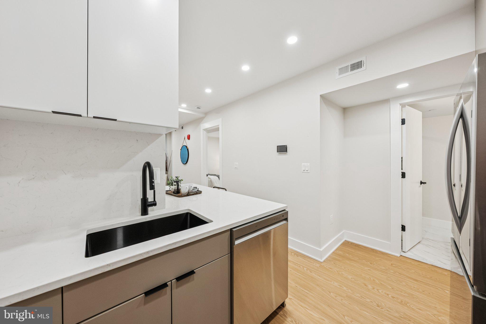 2134 WISCONSIN AVENUE NW 2