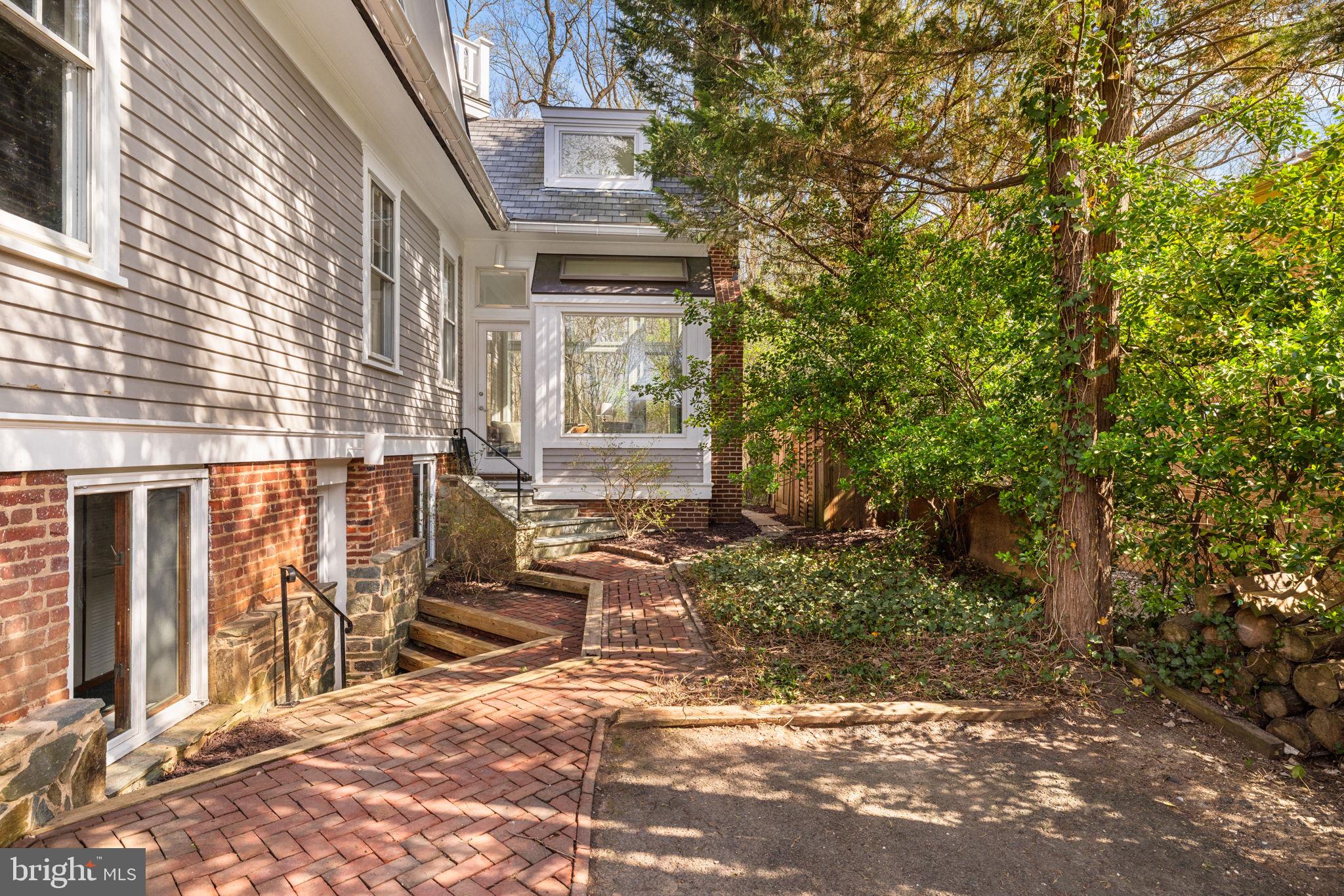 2333 NEBRASKA AVENUE NW