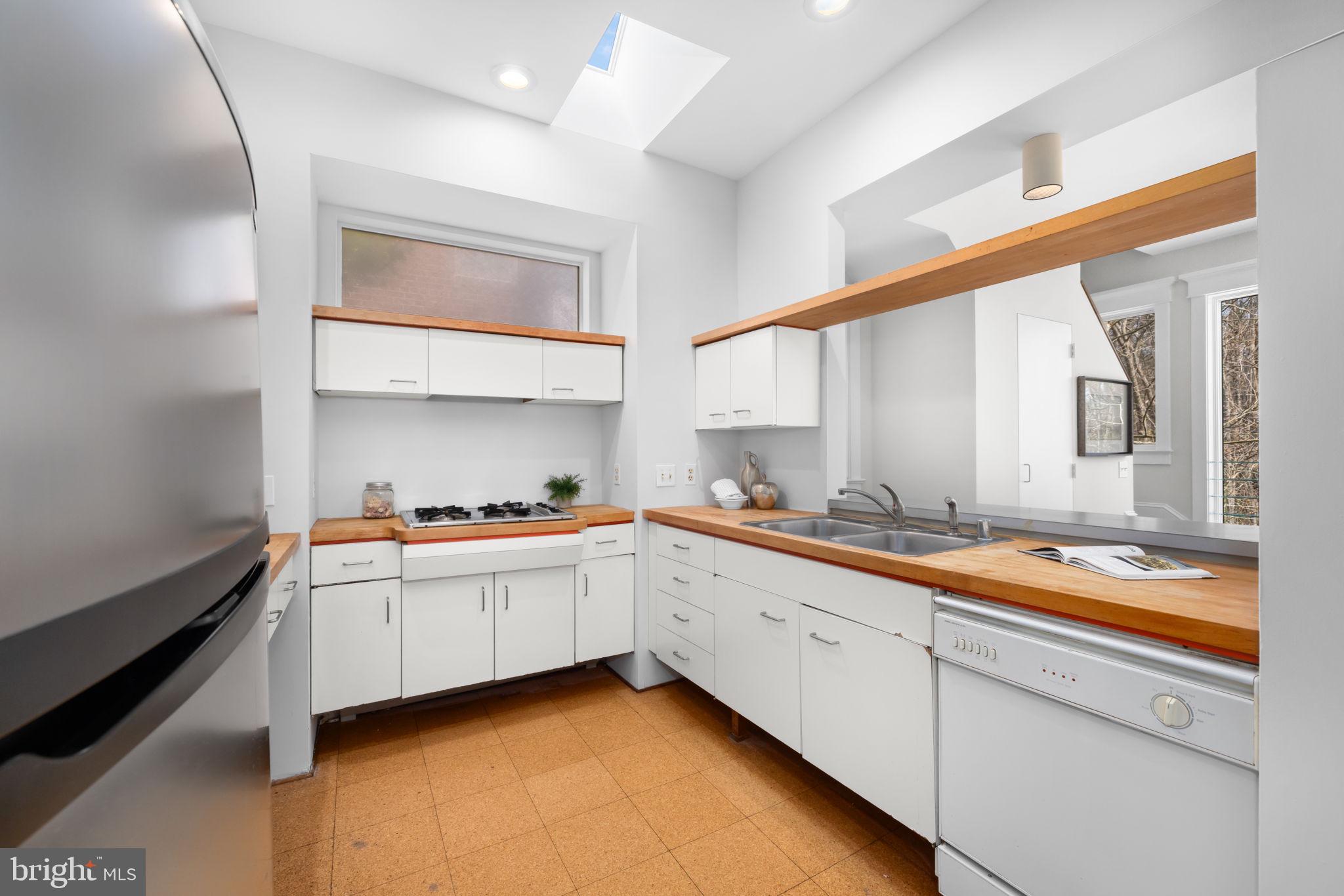 2333 NEBRASKA AVENUE NW