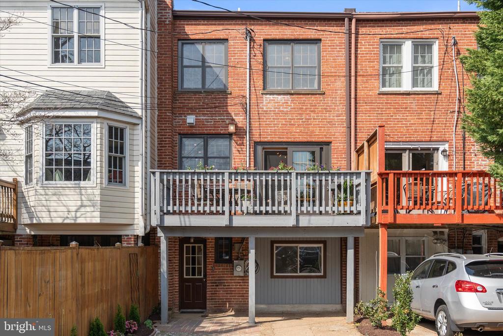 4454 GREENWICH PARKWAY NW