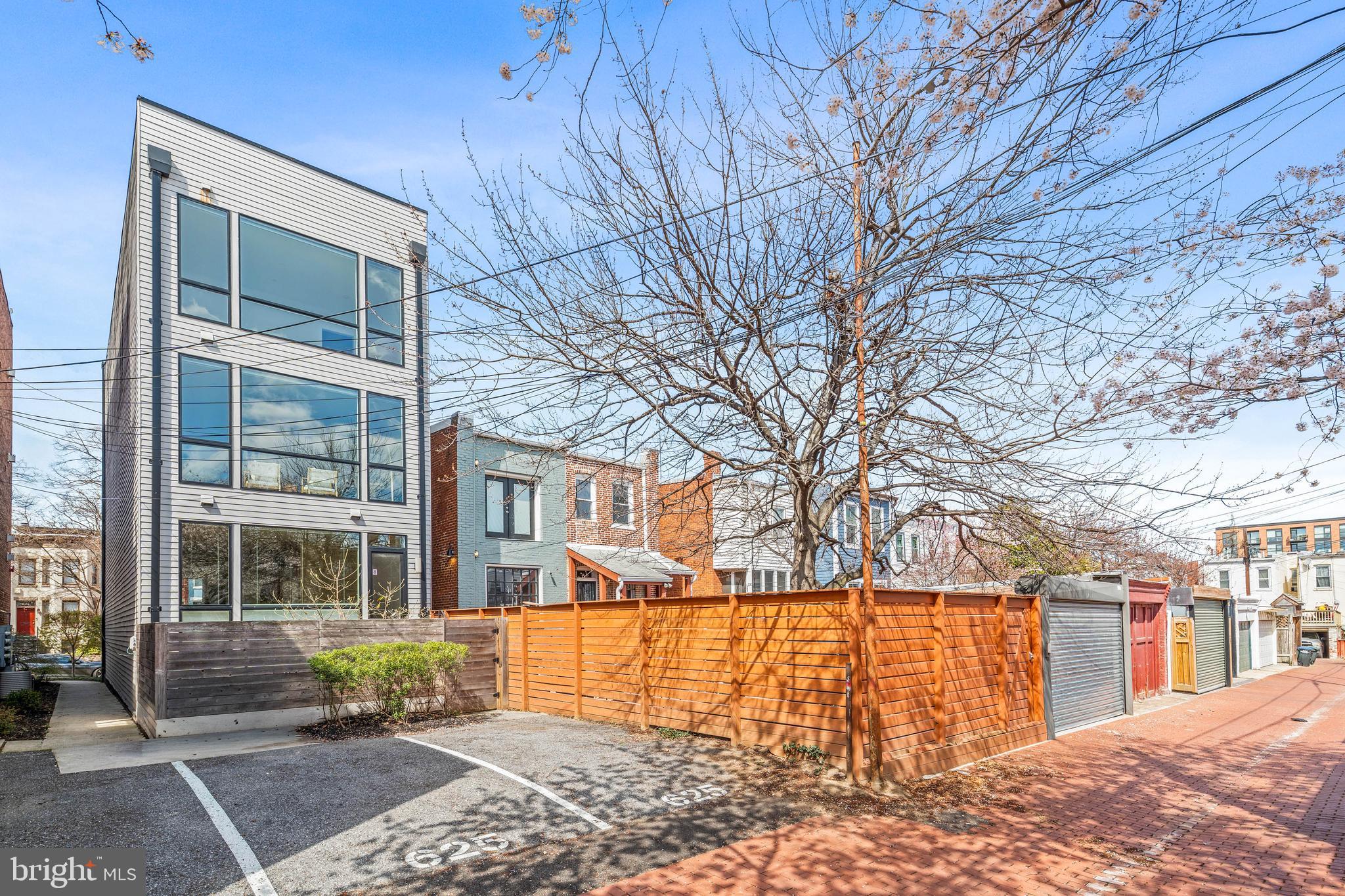 625 5TH STREET NE 2