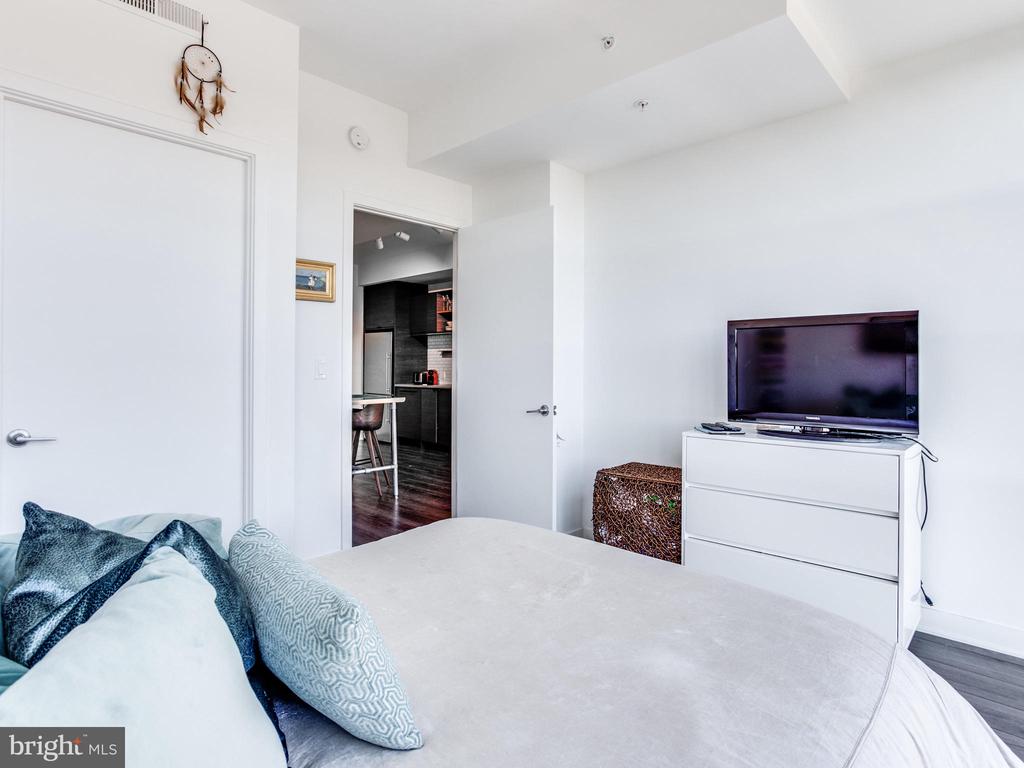 2030 NW 8TH STREET NW 503