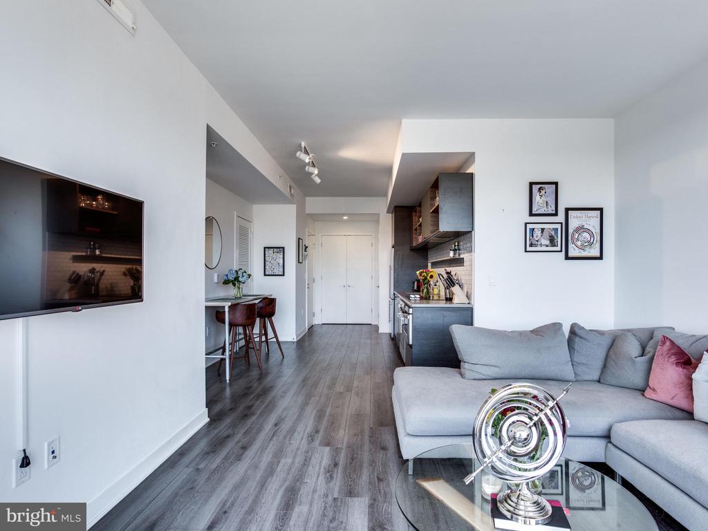 2030 NW 8TH STREET NW 503
