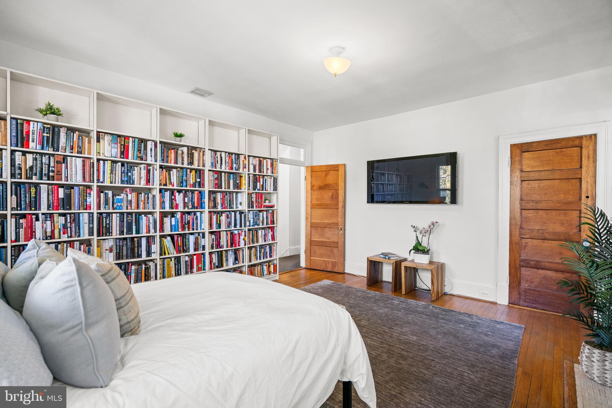 3214 NEWARK STREET NW